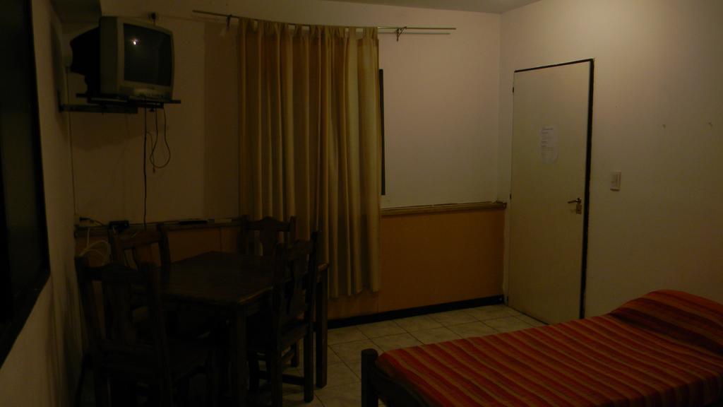 Punto Urbano Hostel Мендоса Номер фото