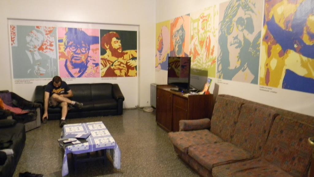 Punto Urbano Hostel Мендоса Экстерьер фото