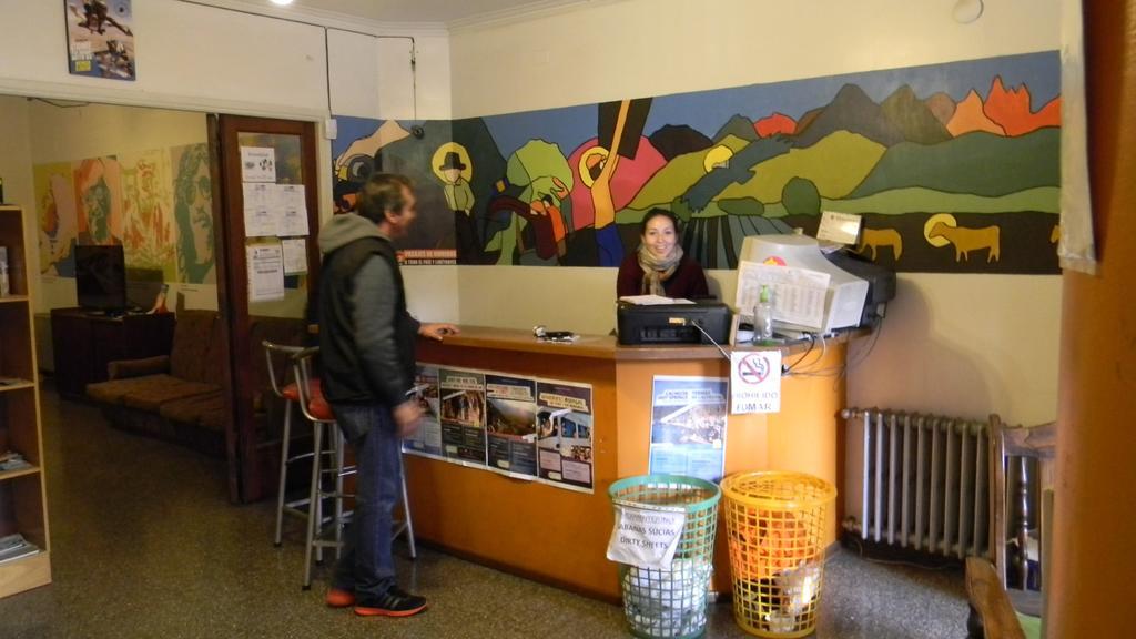 Punto Urbano Hostel Мендоса Экстерьер фото